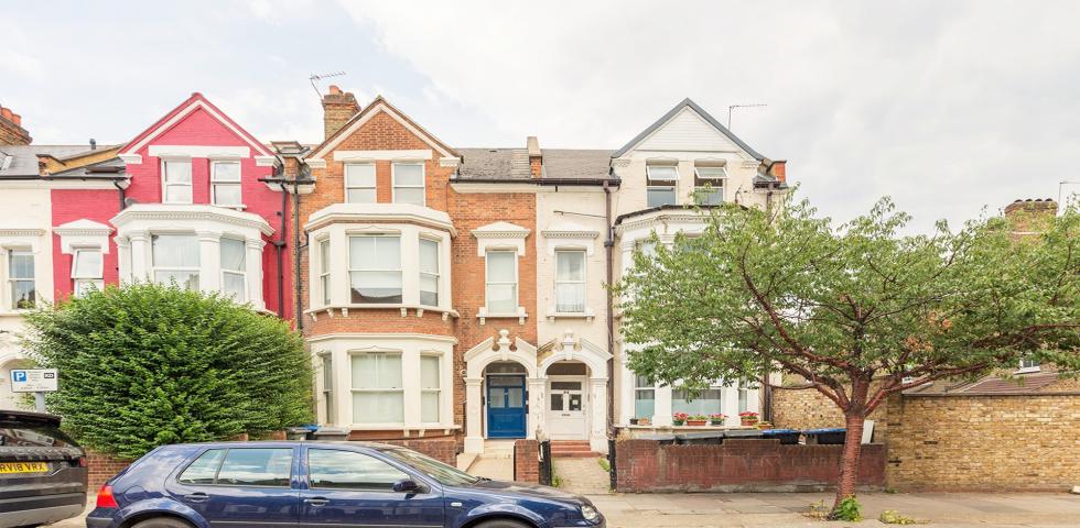 Modern and Central Apartment Callcott Road, Kilburn